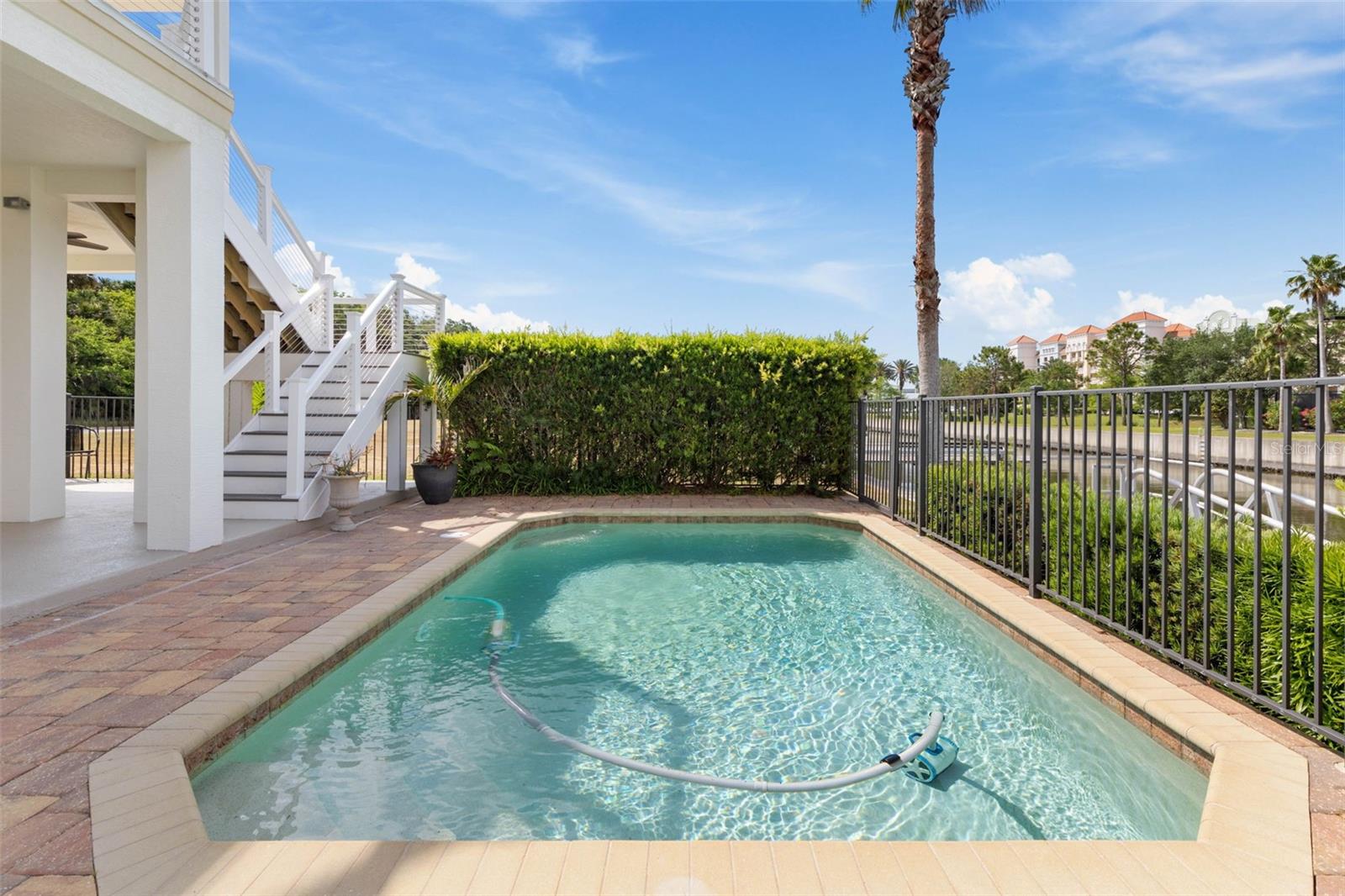 220 HARBOR VILLAGE PT N