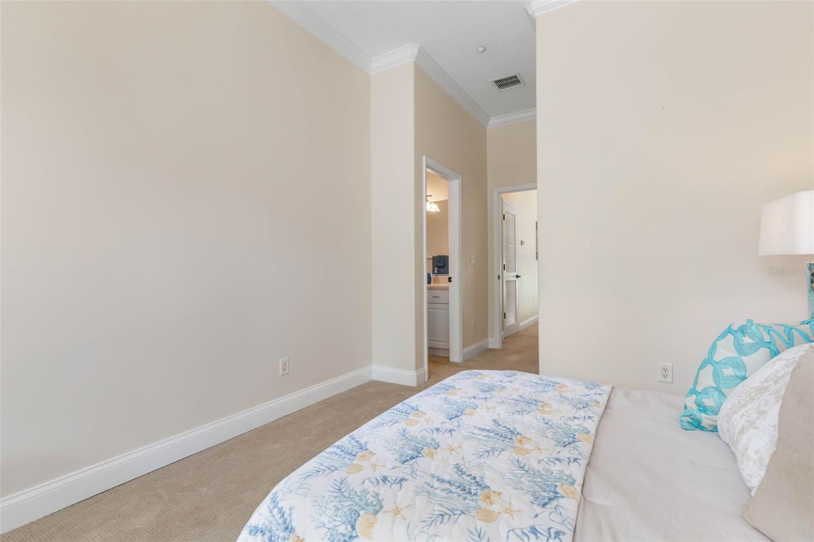 220 HARBOR VILLAGE PT N
