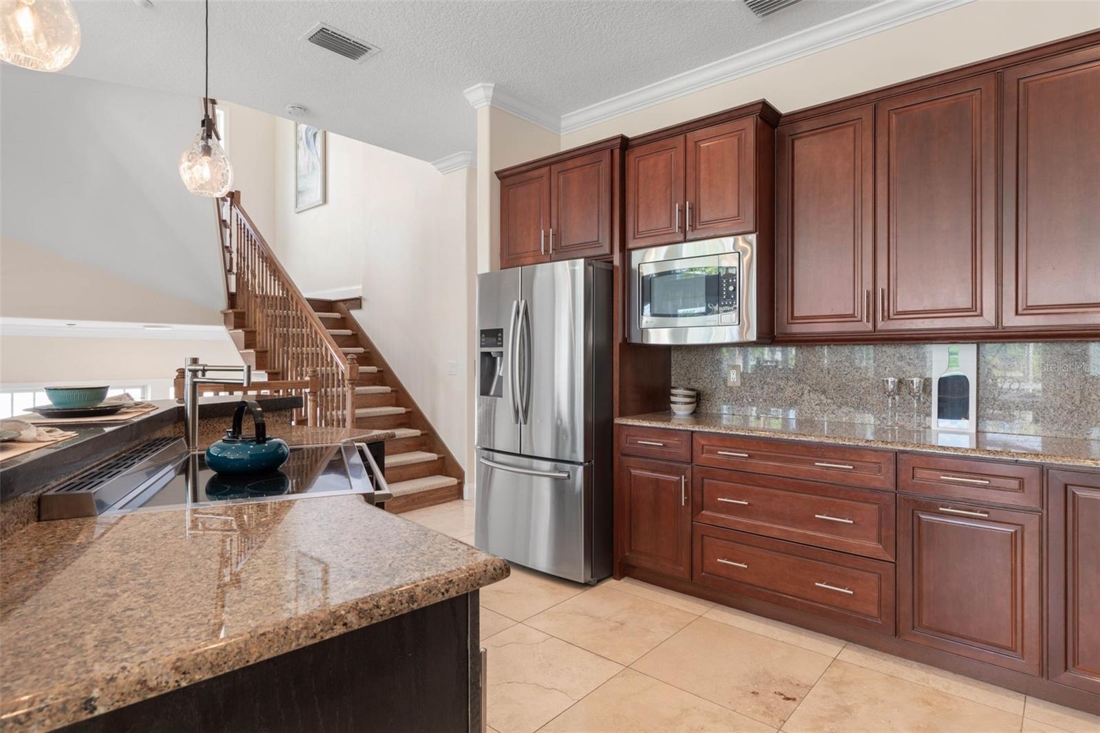 220 HARBOR VILLAGE PT N