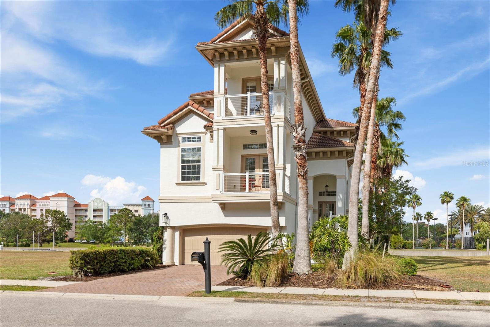 220 HARBOR VILLAGE PT N