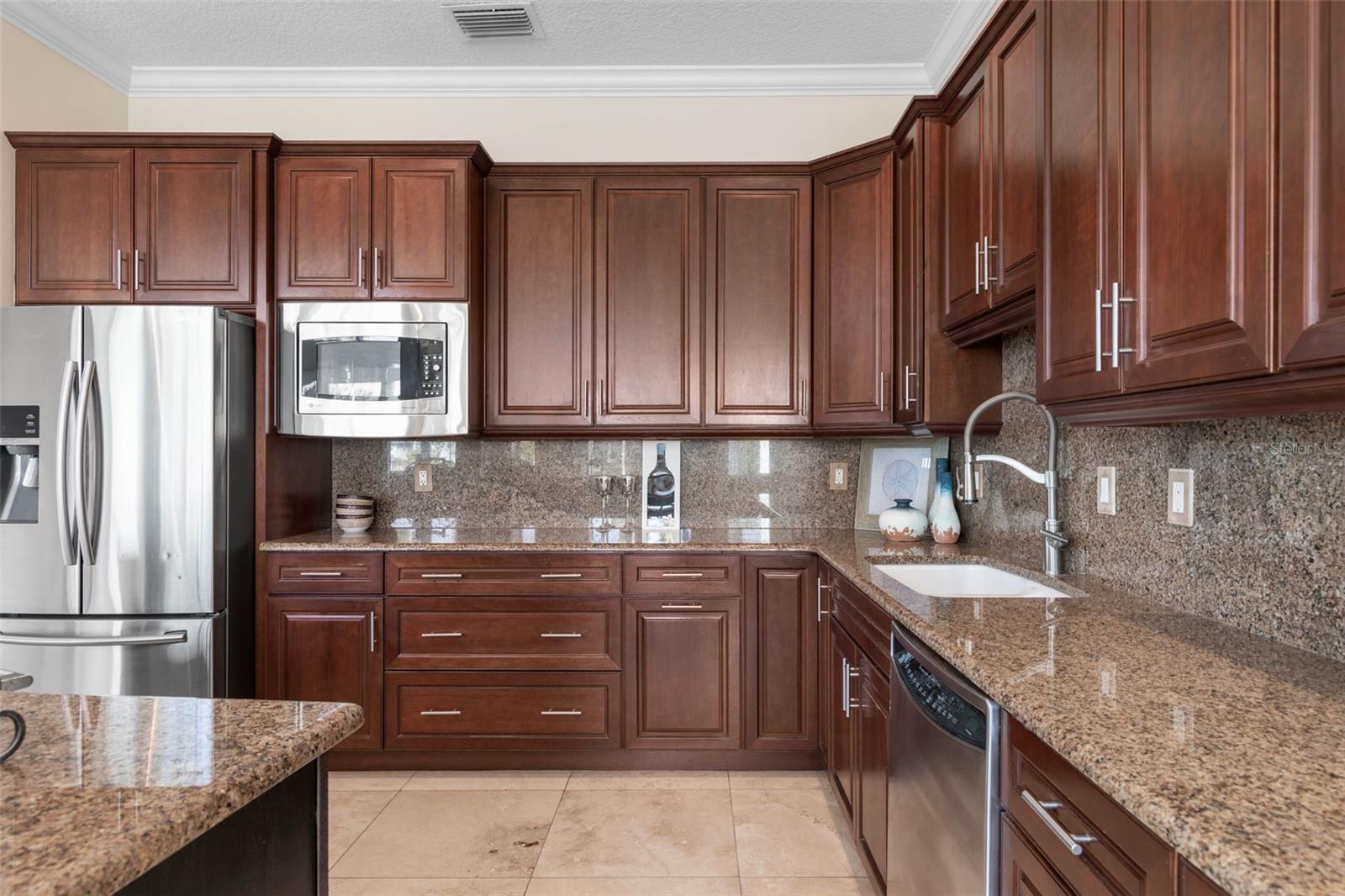 220 HARBOR VILLAGE PT N