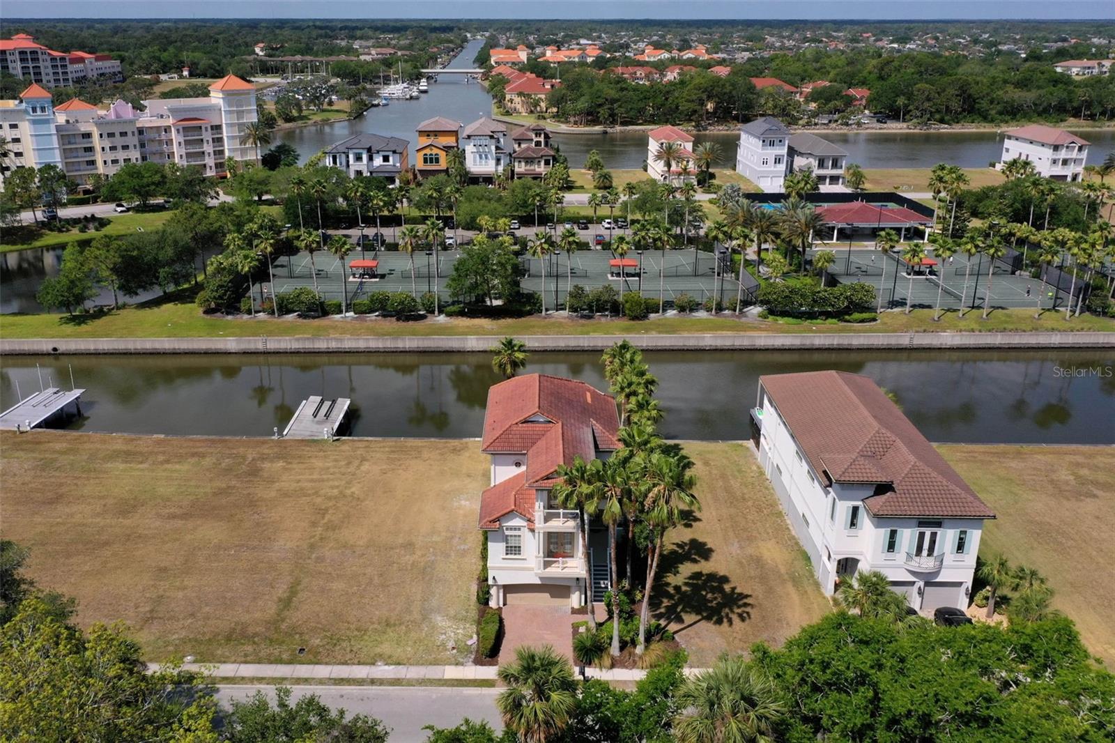 220 HARBOR VILLAGE PT N