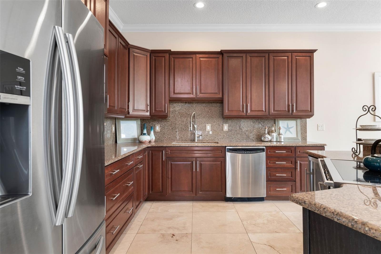 220 HARBOR VILLAGE PT N