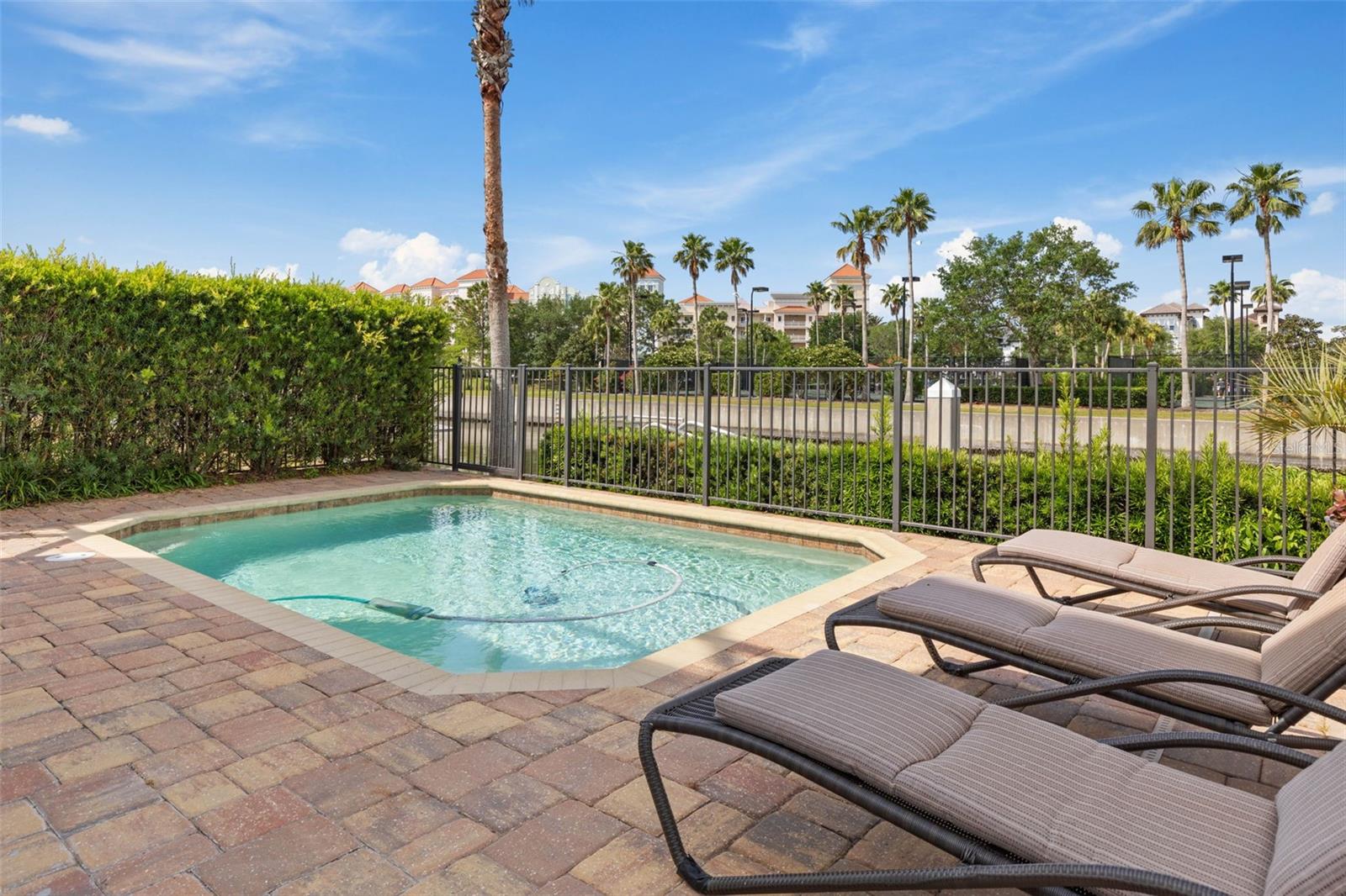 220 HARBOR VILLAGE PT N