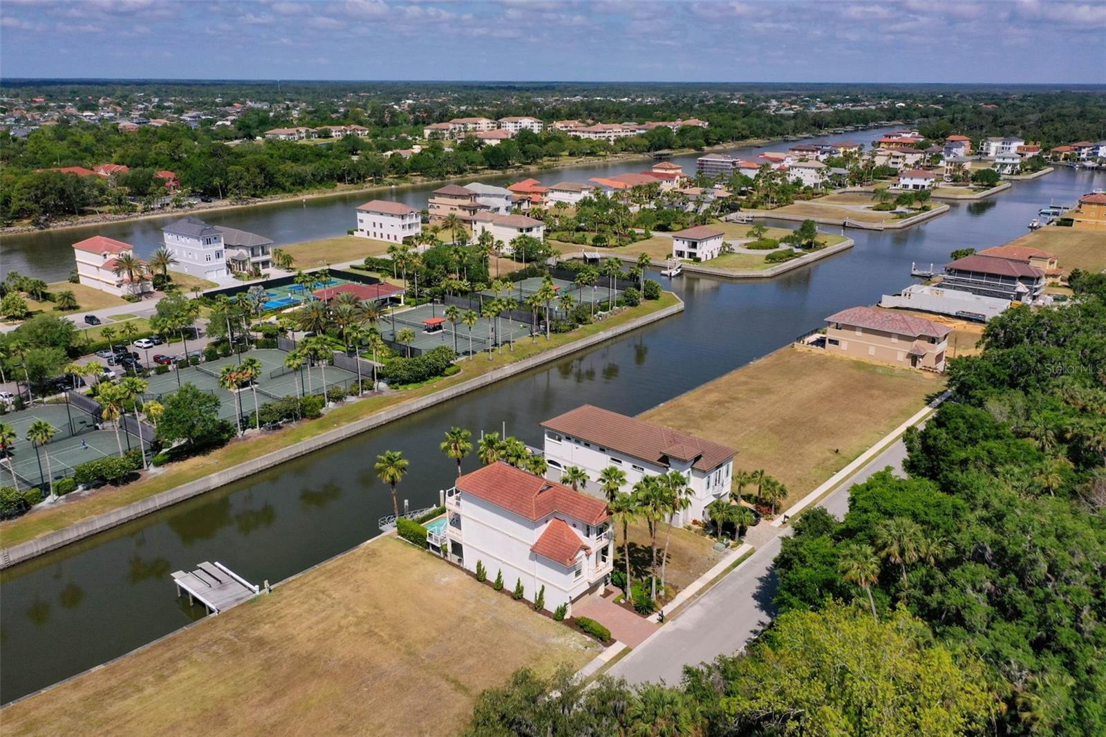 220 HARBOR VILLAGE PT N