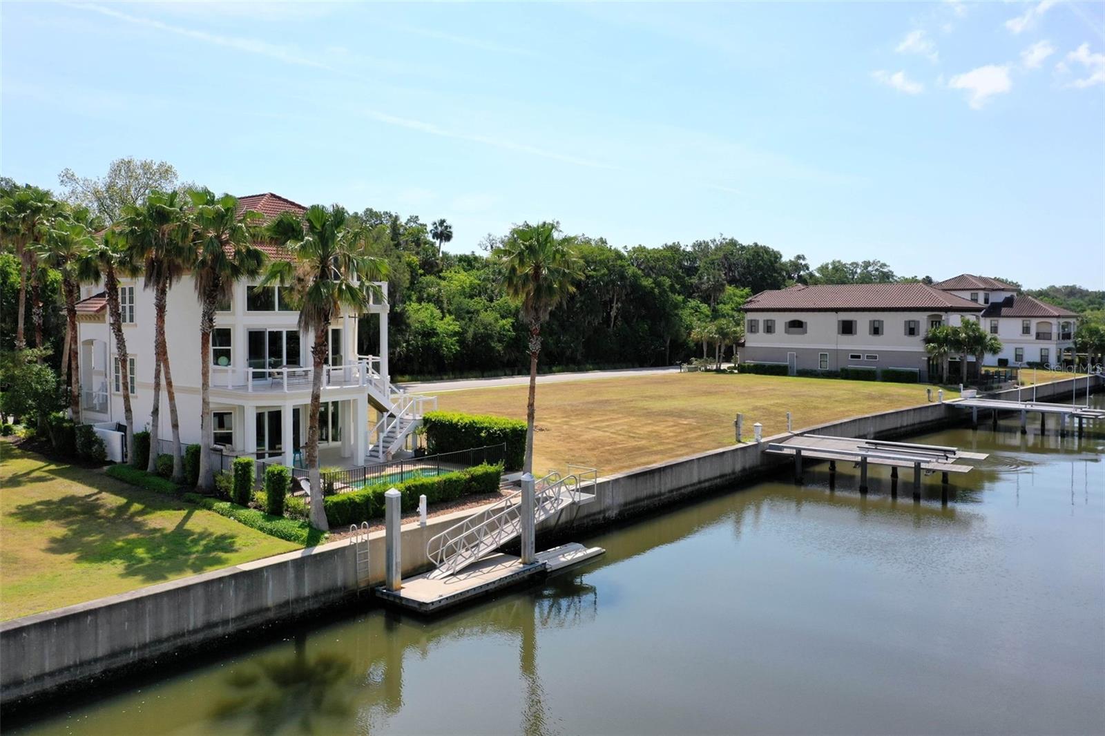 220 HARBOR VILLAGE PT N