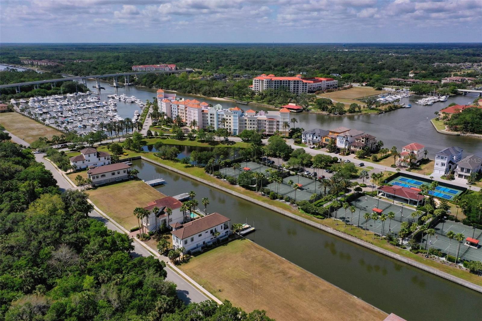 220 HARBOR VILLAGE PT N