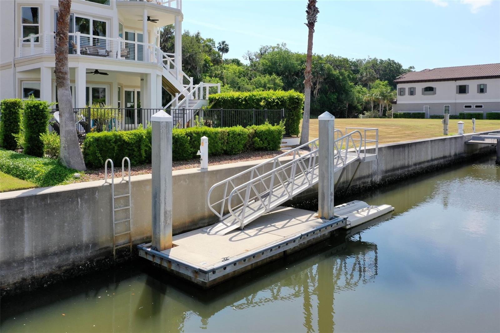 220 HARBOR VILLAGE PT N