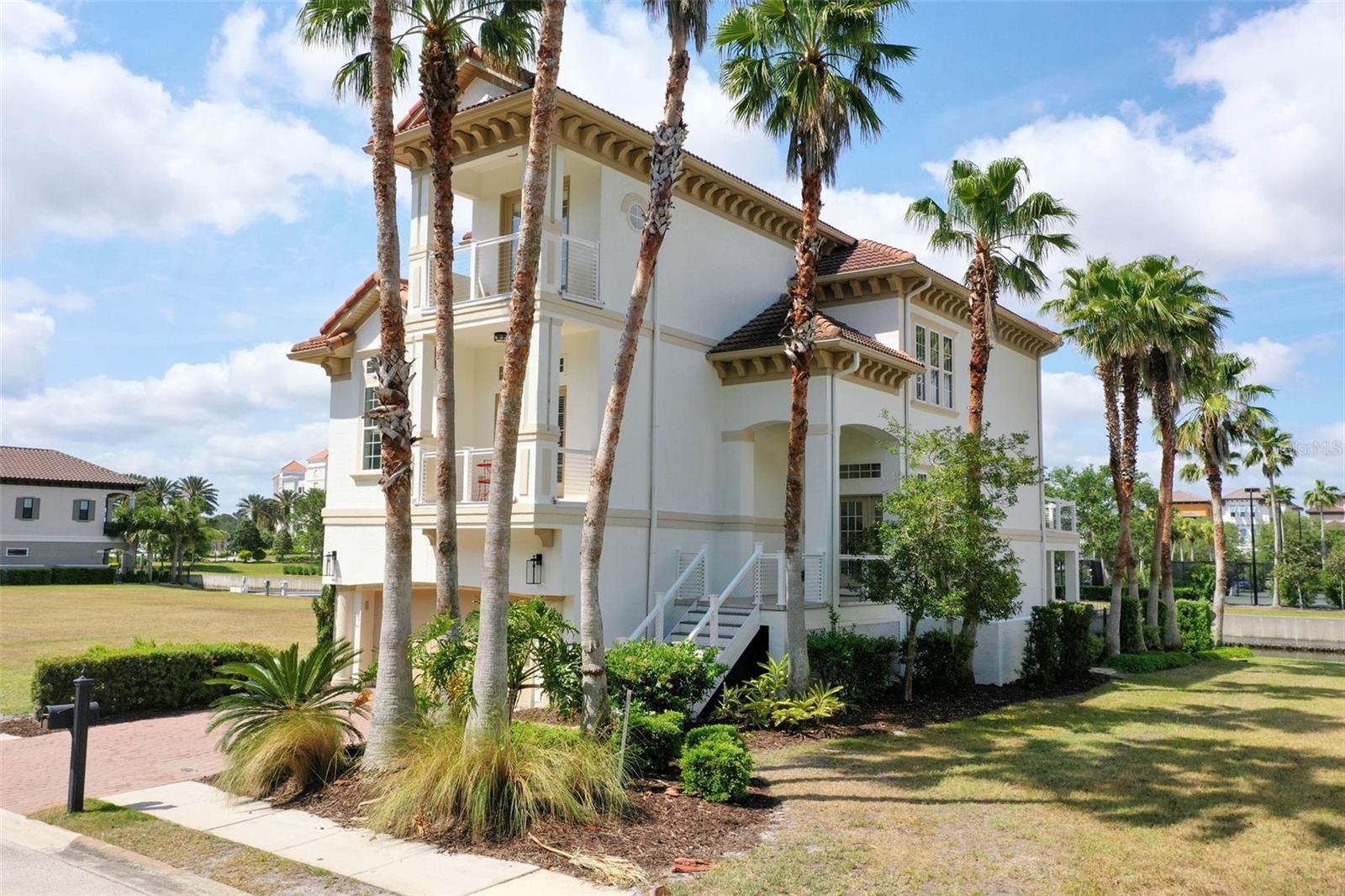 220 HARBOR VILLAGE PT N