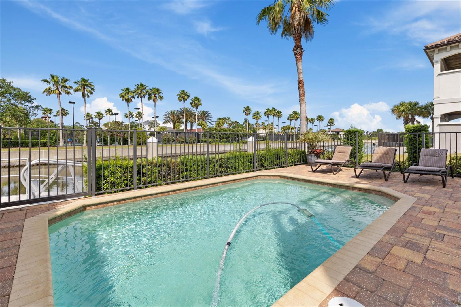 220 HARBOR VILLAGE PT N