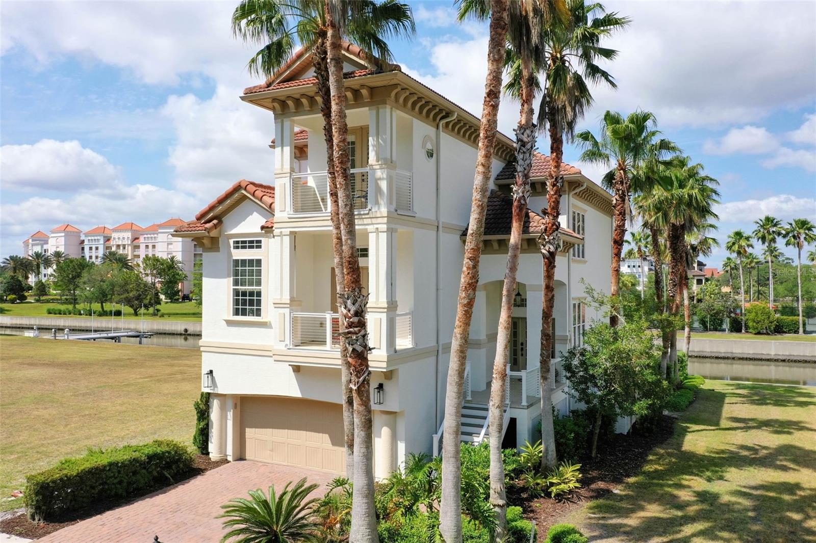 220 HARBOR VILLAGE PT N