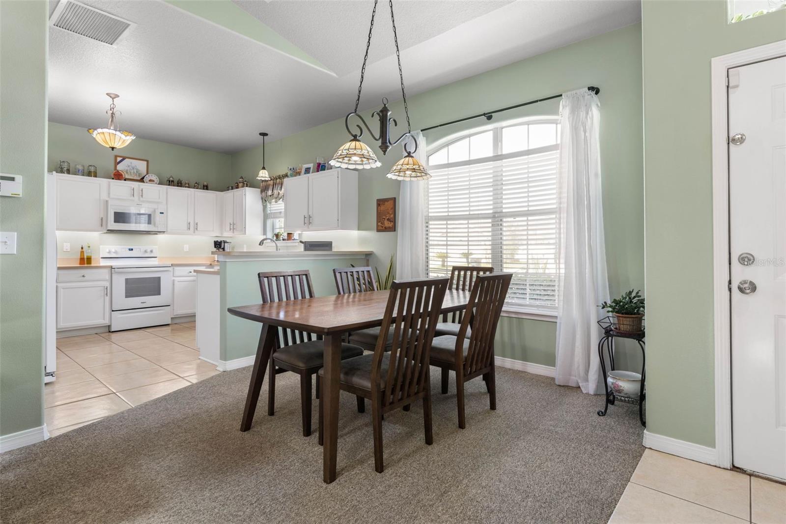 11 ROXBORO DR