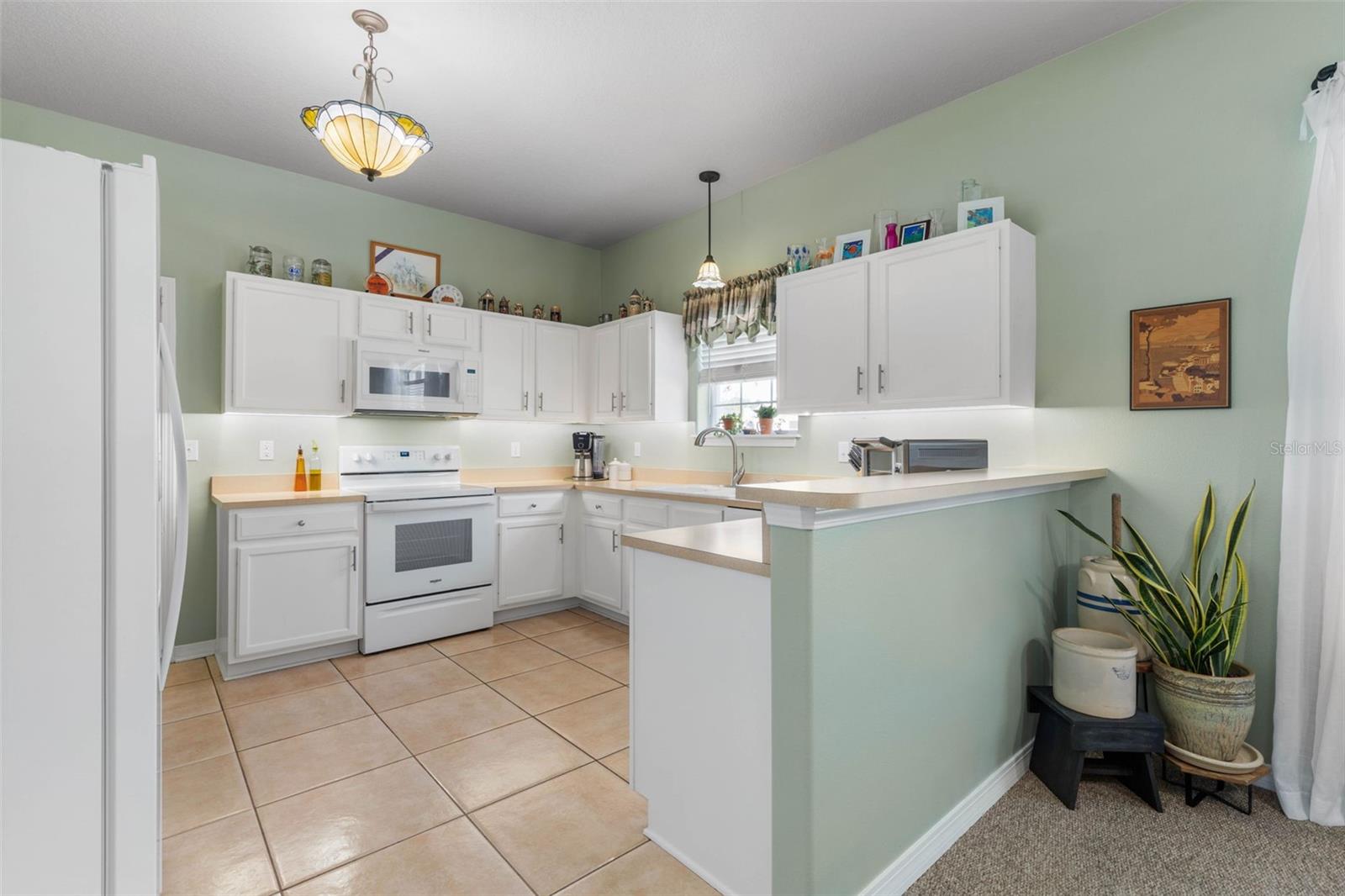 11 ROXBORO DR
