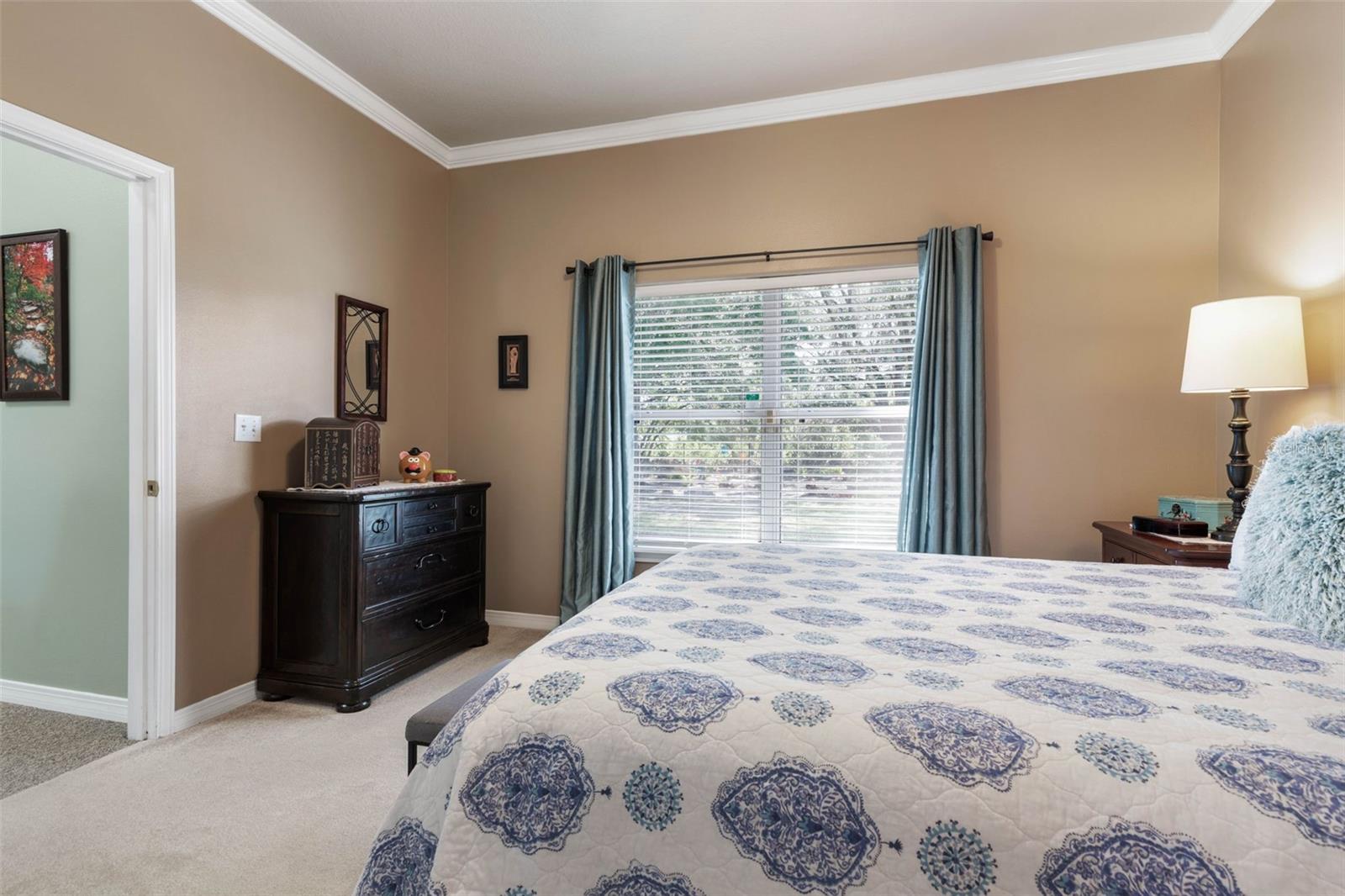 11 ROXBORO DR