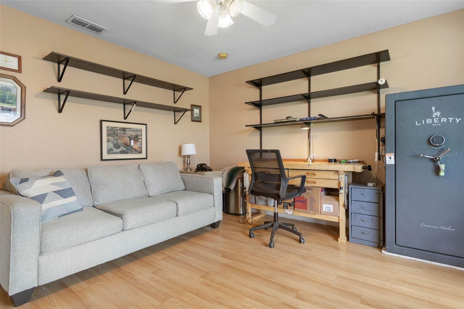 6 PRINCE MICHAEL LN