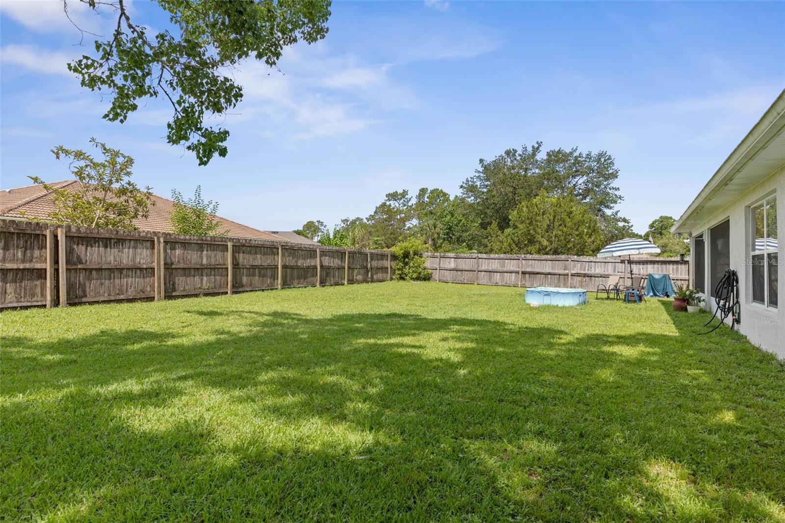 6 PRINCE MICHAEL LN