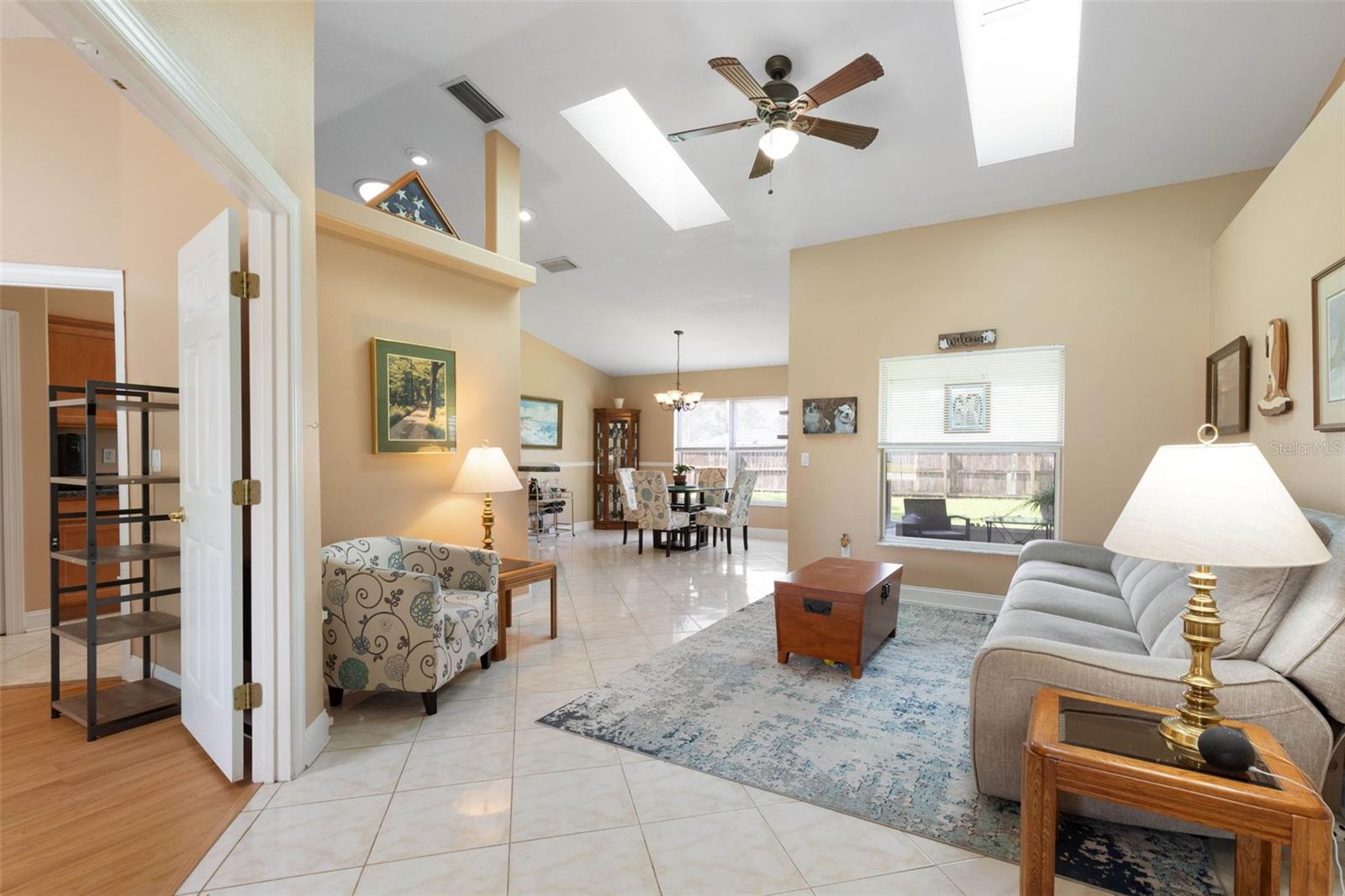 6 PRINCE MICHAEL LN