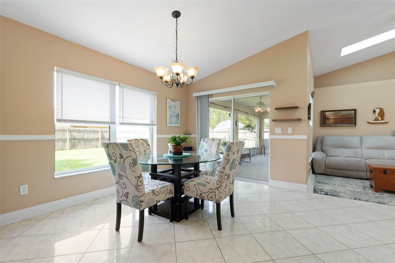 6 PRINCE MICHAEL LN