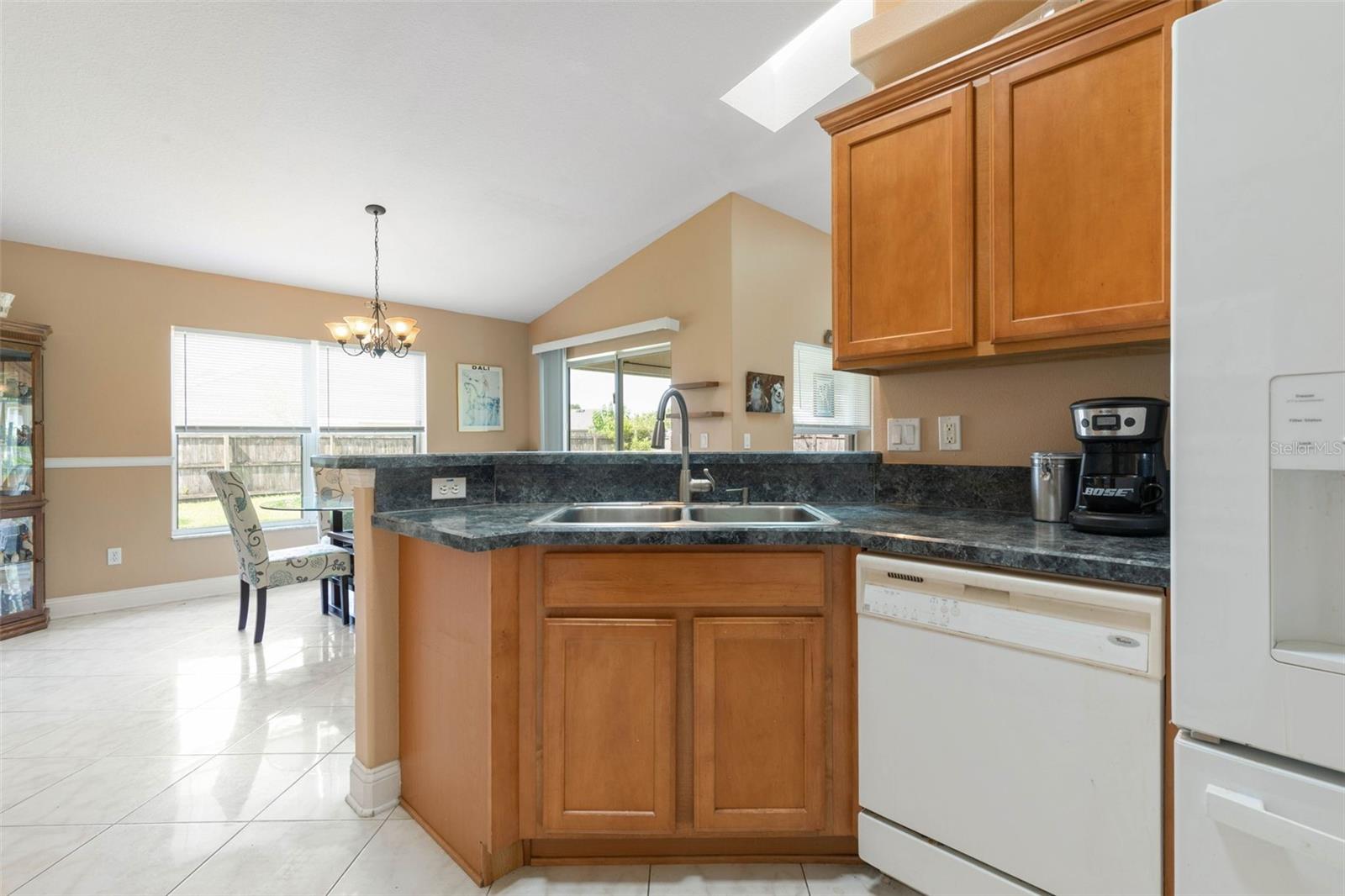 6 PRINCE MICHAEL LN