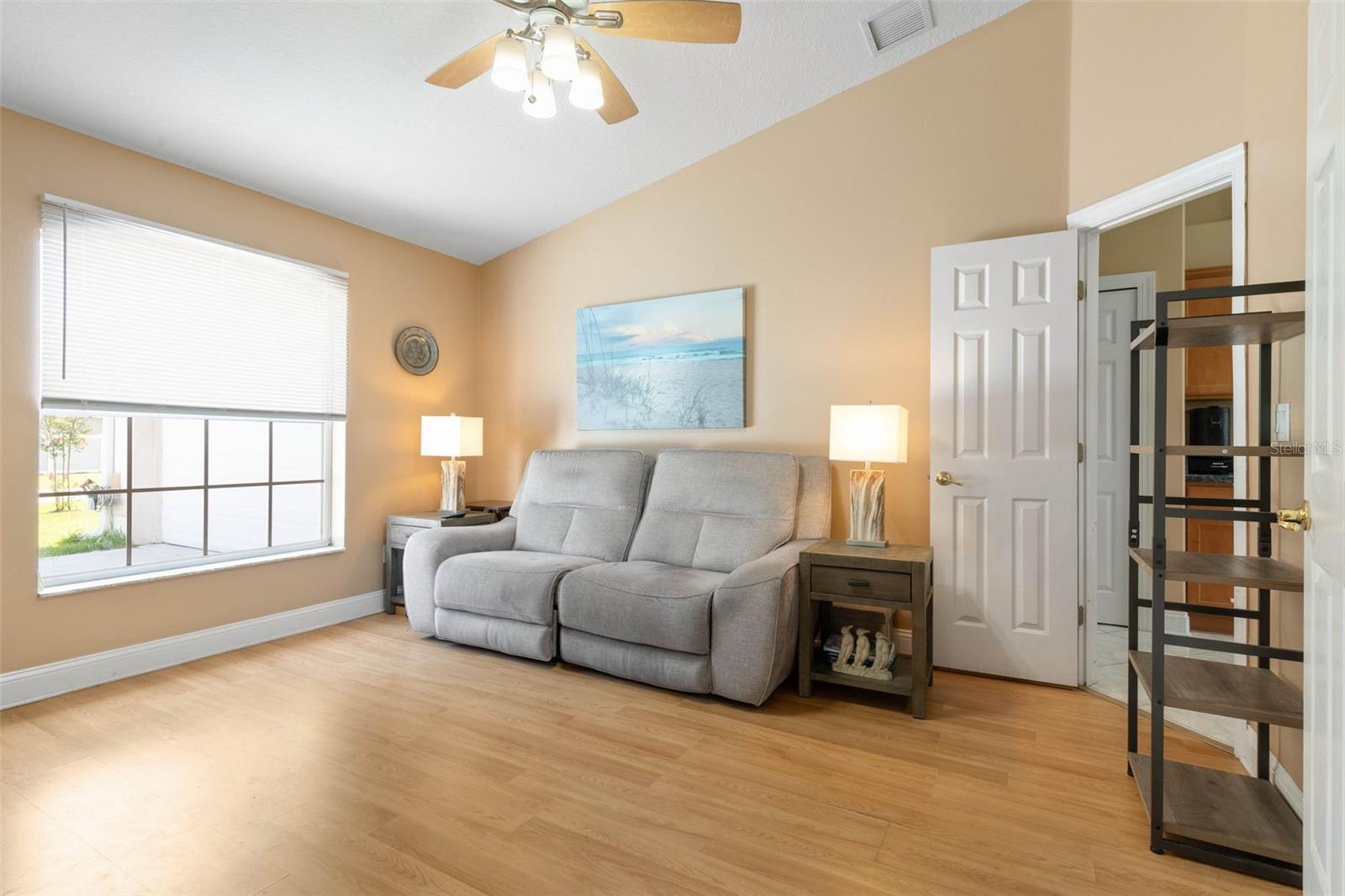 6 PRINCE MICHAEL LN