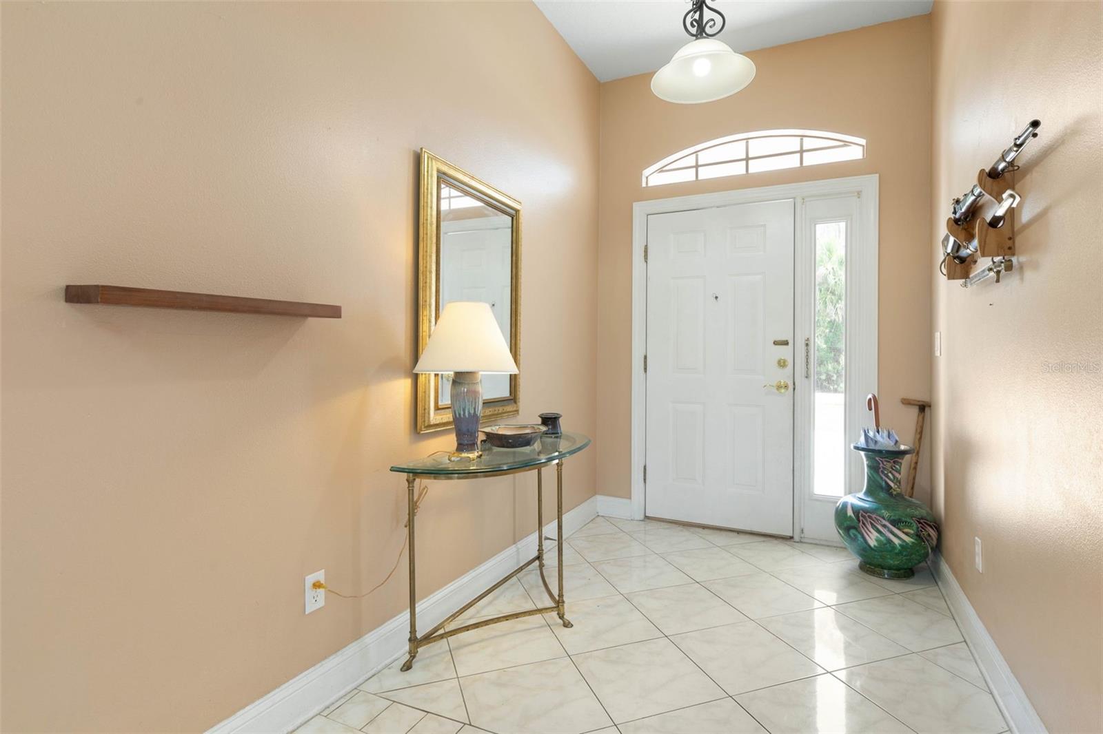6 PRINCE MICHAEL LN