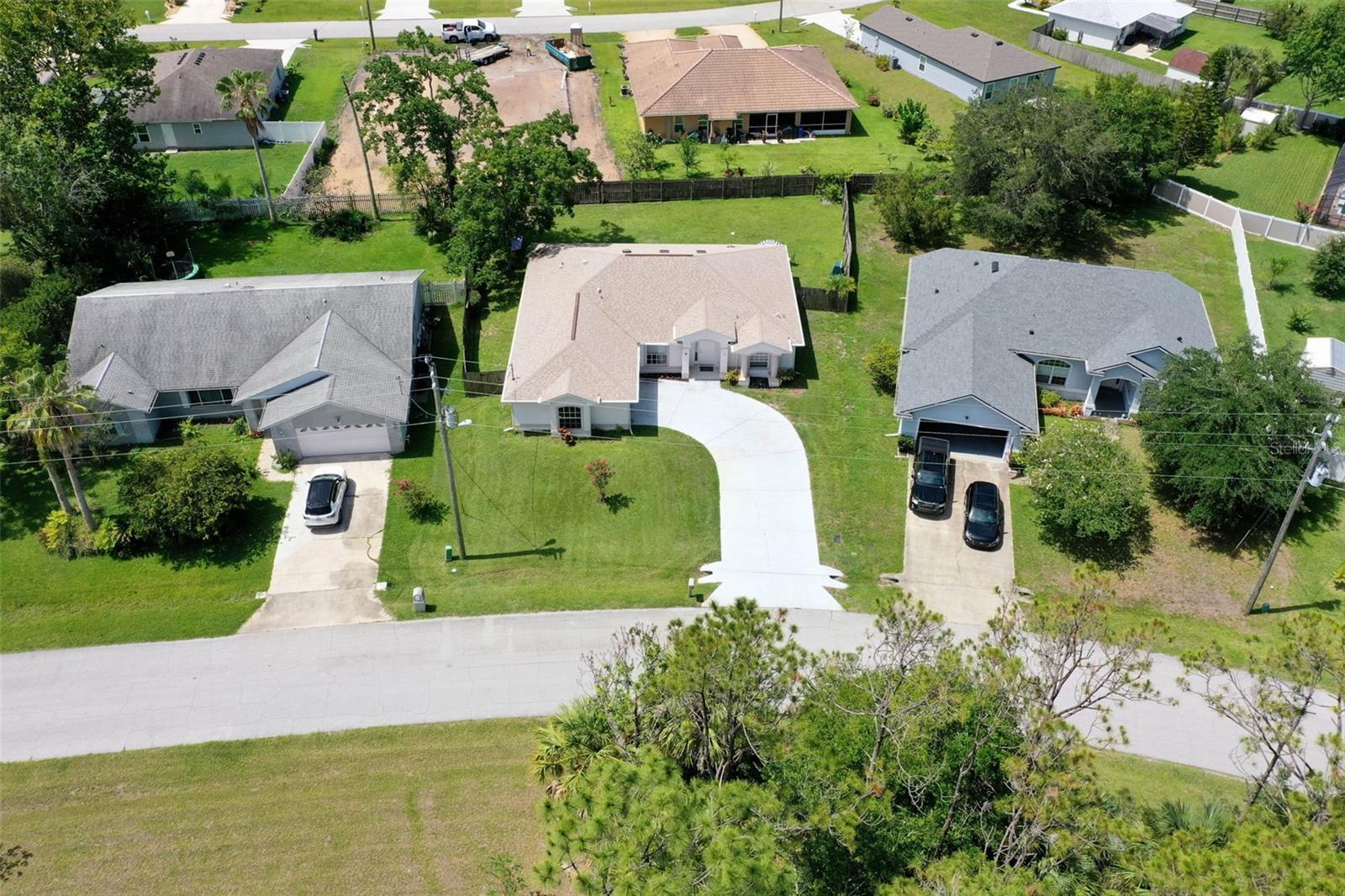 6 PRINCE MICHAEL LN