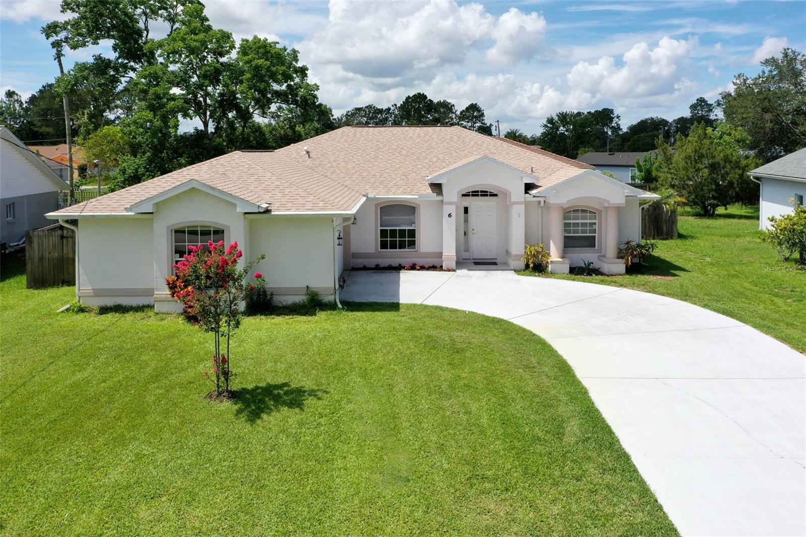 6 PRINCE MICHAEL LN