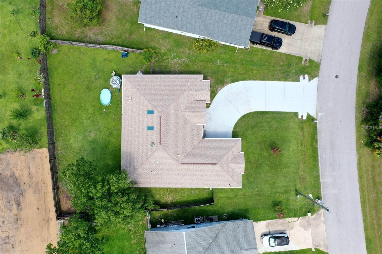 6 PRINCE MICHAEL LN