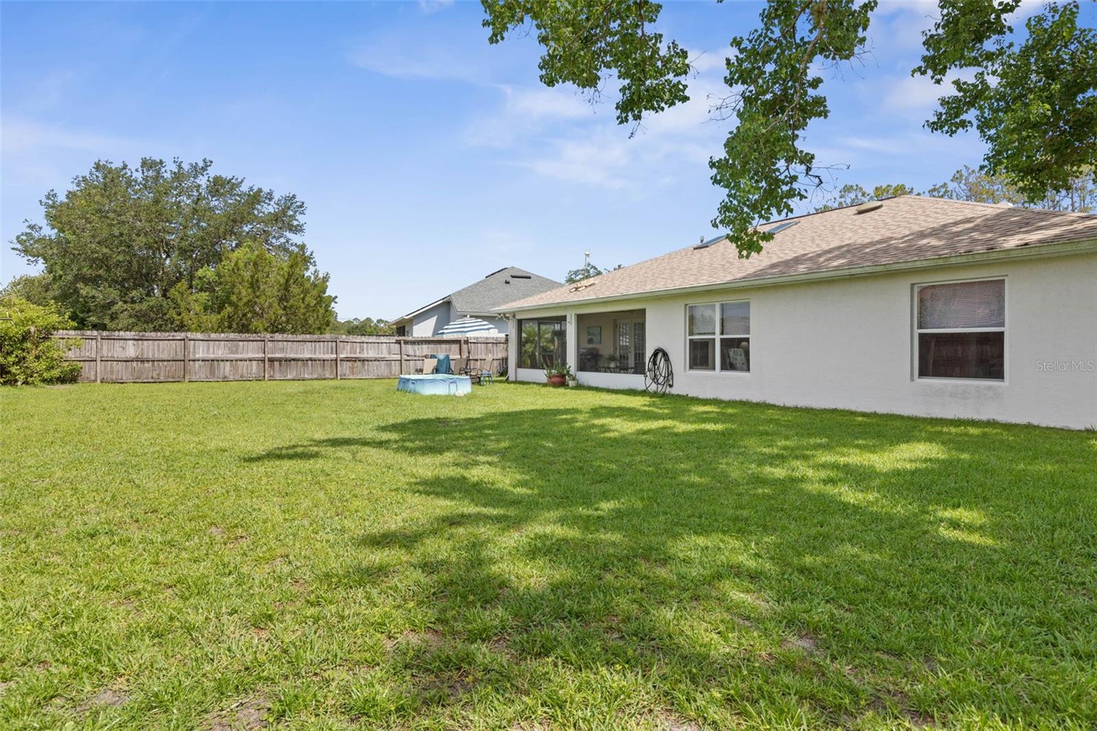 6 PRINCE MICHAEL LN