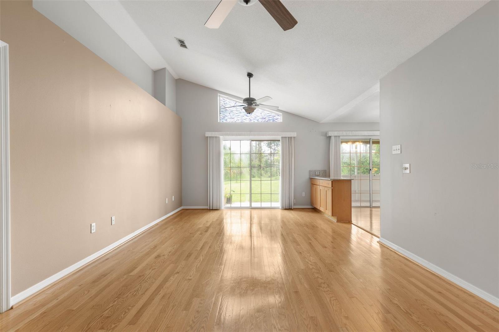 162 PEPPERDINE DR