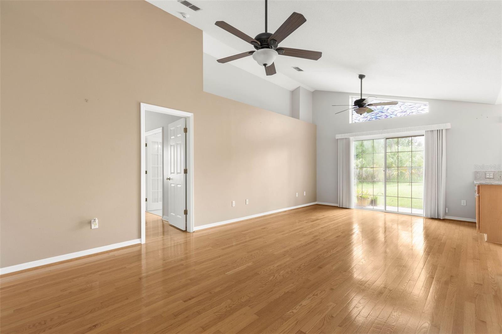 162 PEPPERDINE DR
