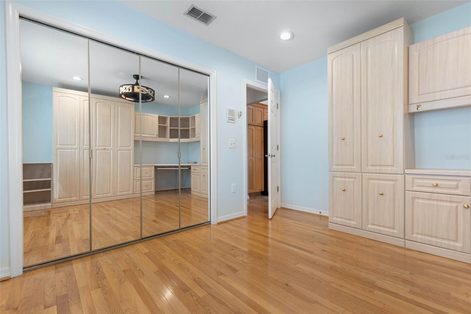 162 PEPPERDINE DR