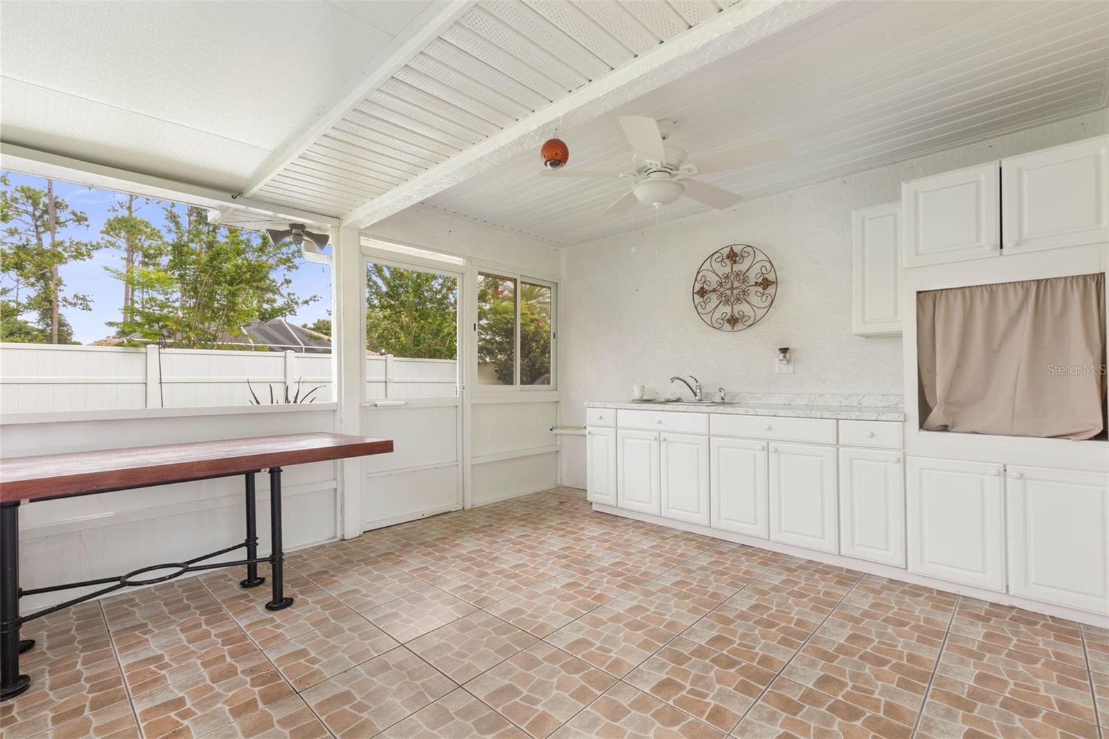 162 PEPPERDINE DR