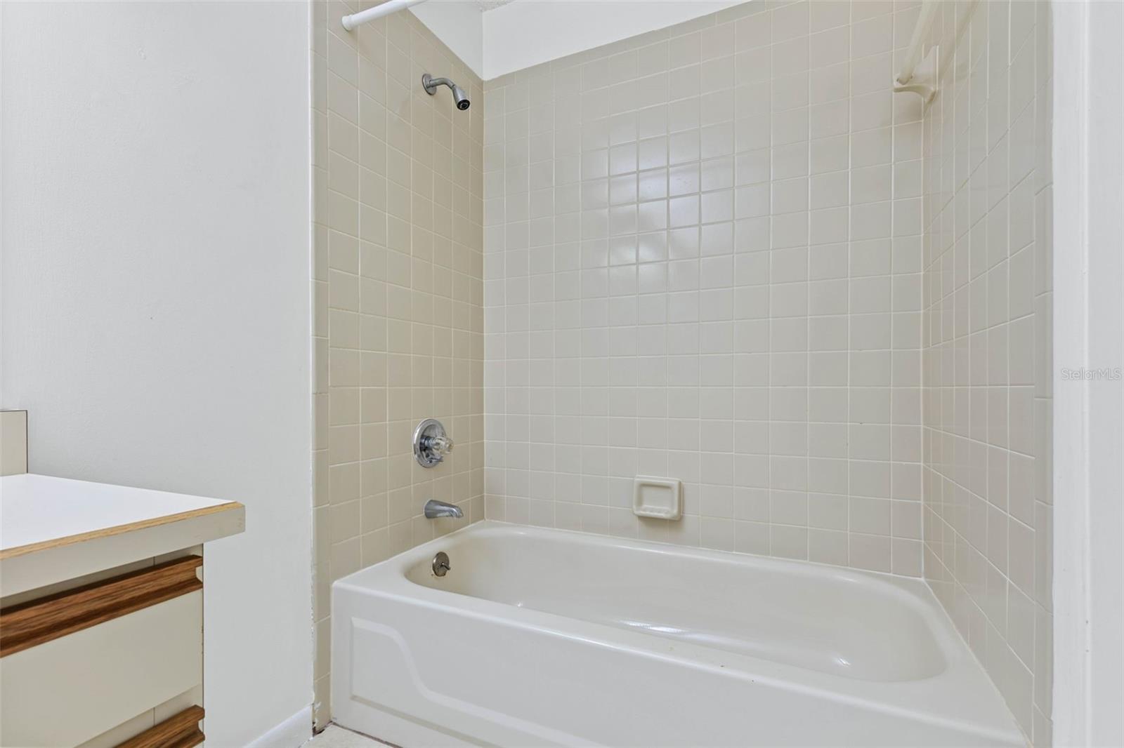 7 WARREN PL