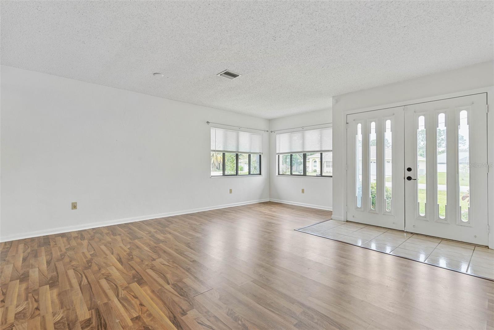 7 WARREN PL