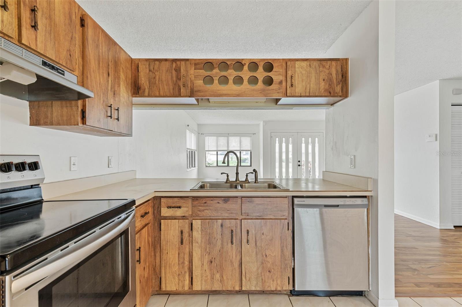 7 WARREN PL