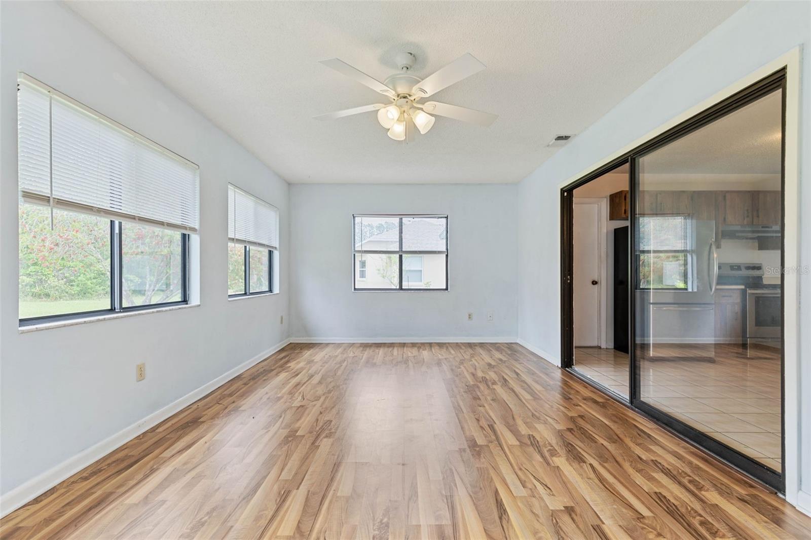 7 WARREN PL