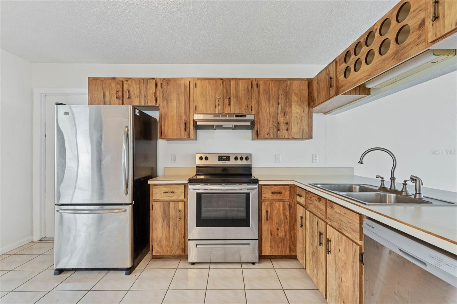 7 WARREN PL