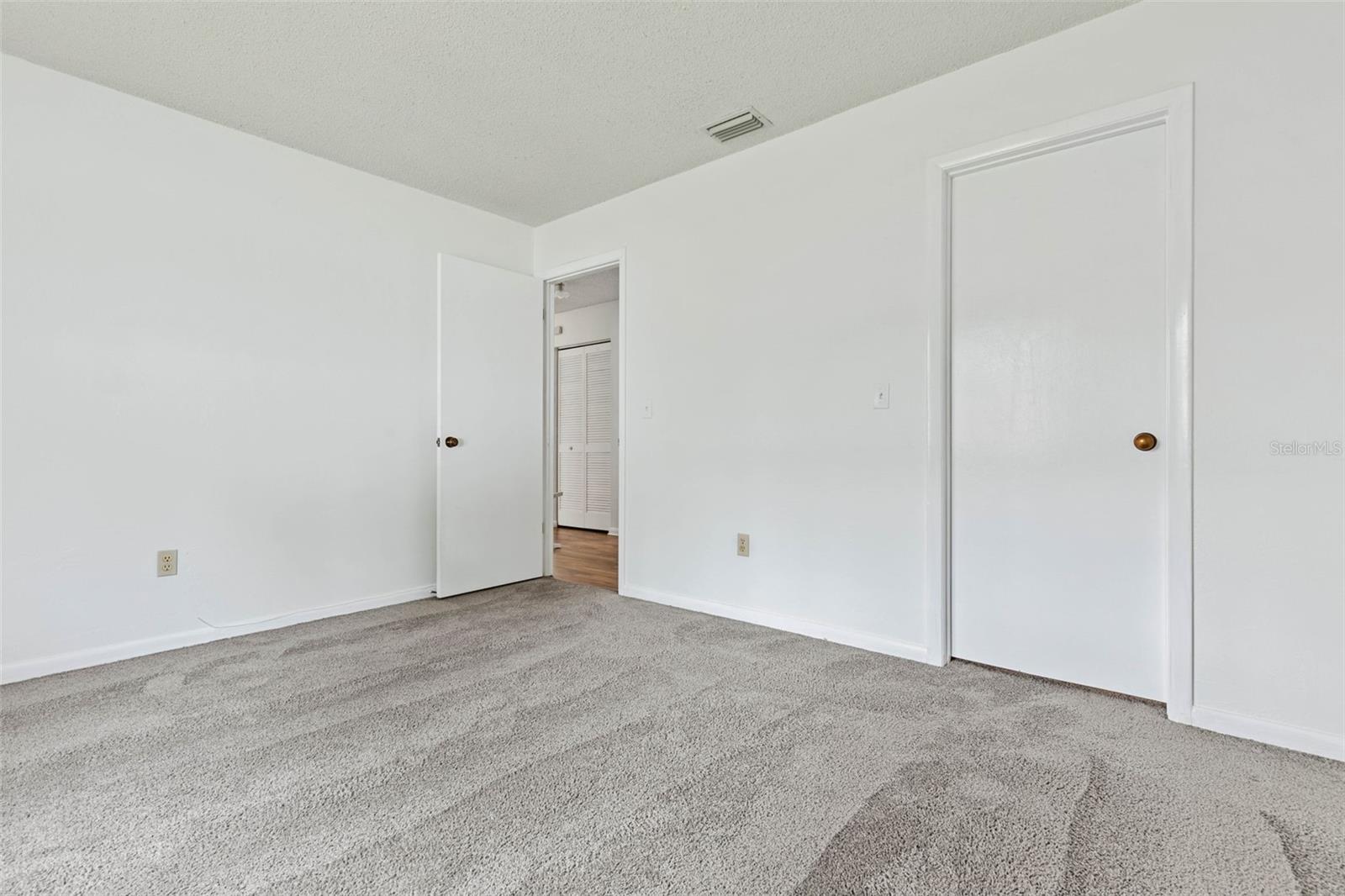 7 WARREN PL