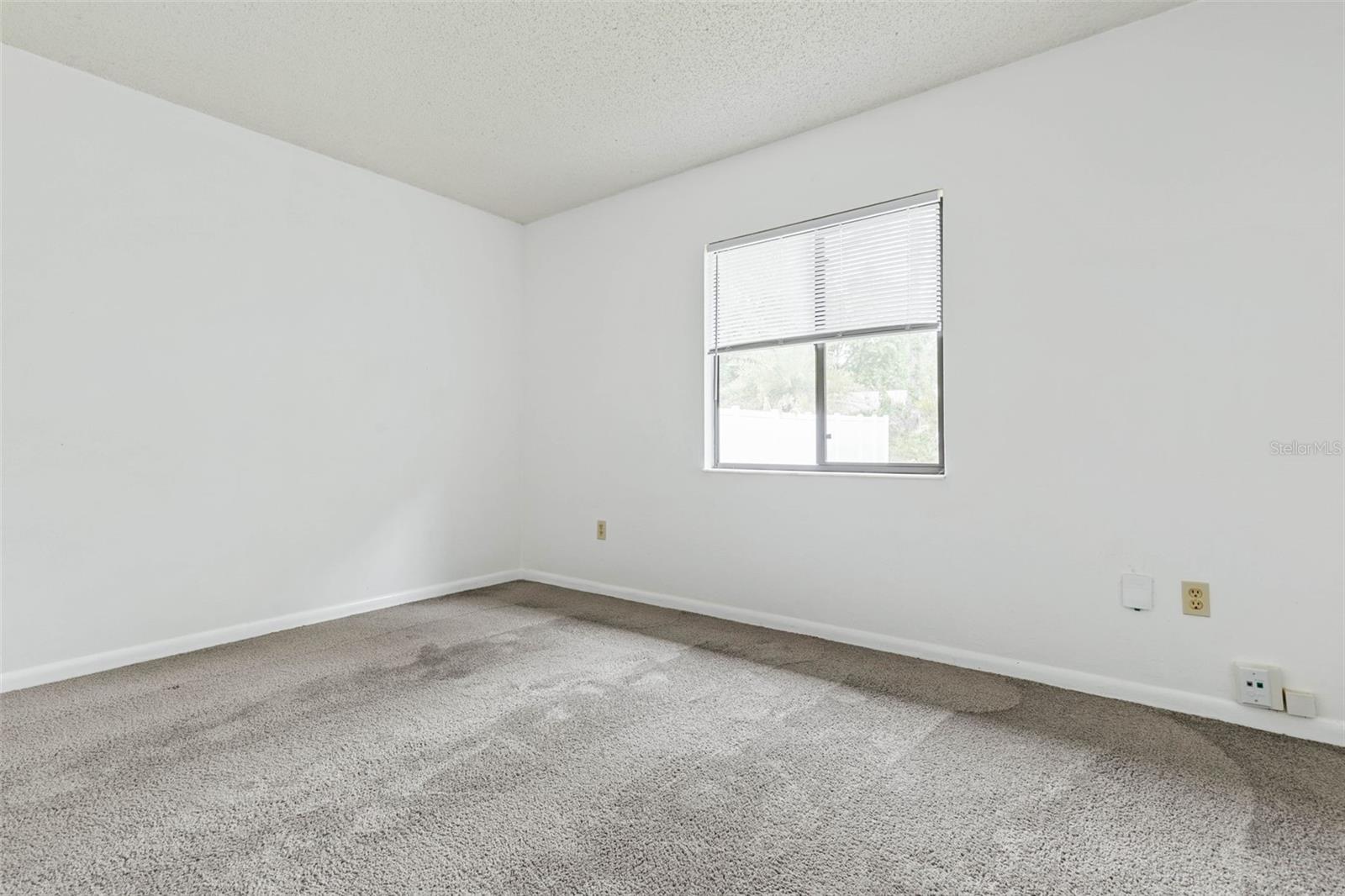 7 WARREN PL