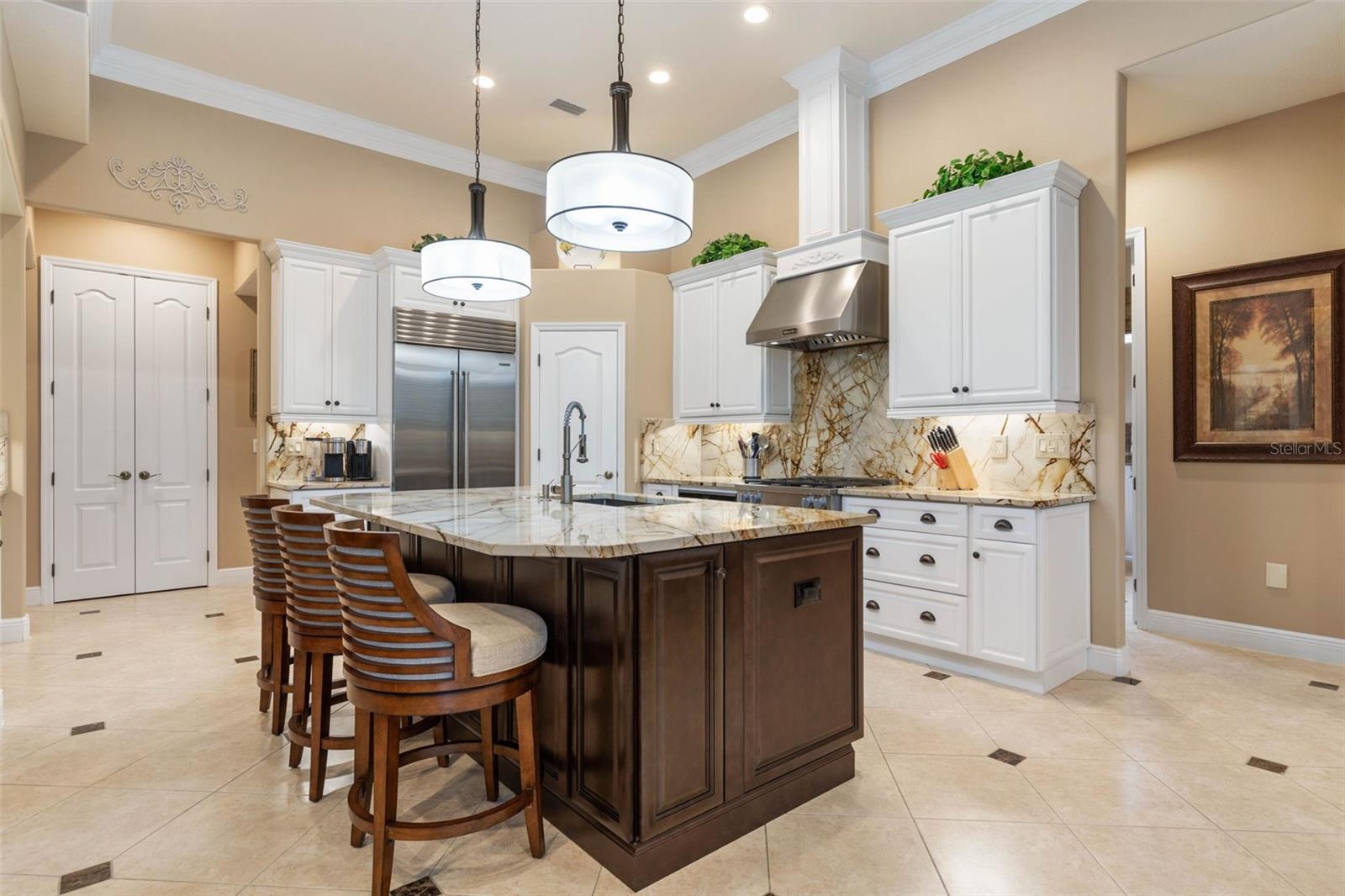 49 EASTLAKE DR