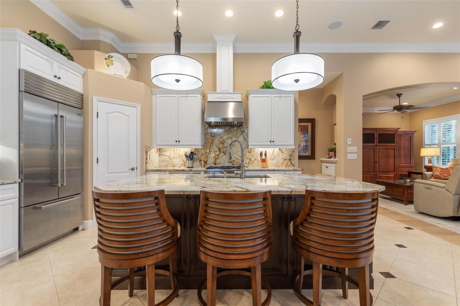 49 EASTLAKE DR