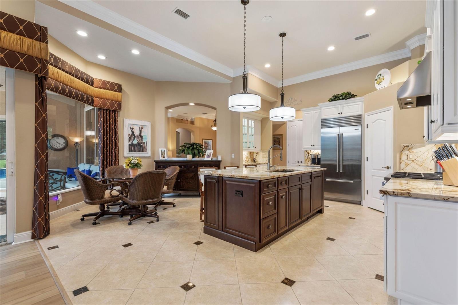 49 EASTLAKE DR