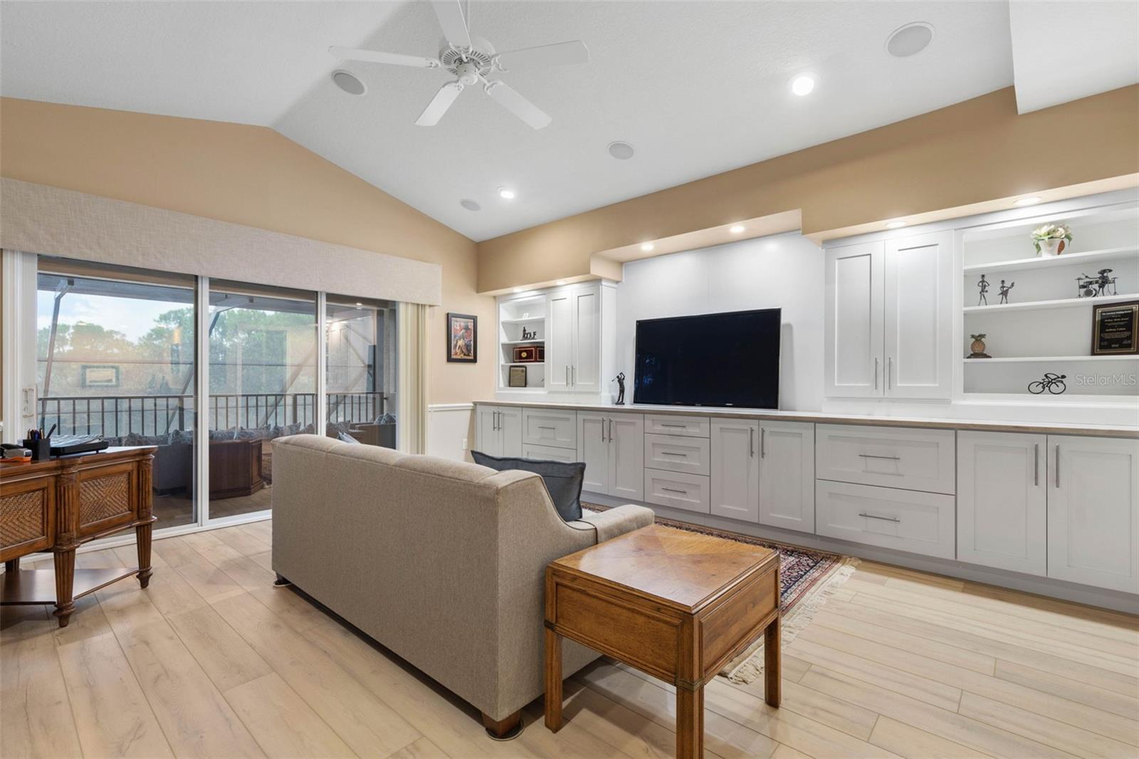 49 EASTLAKE DR