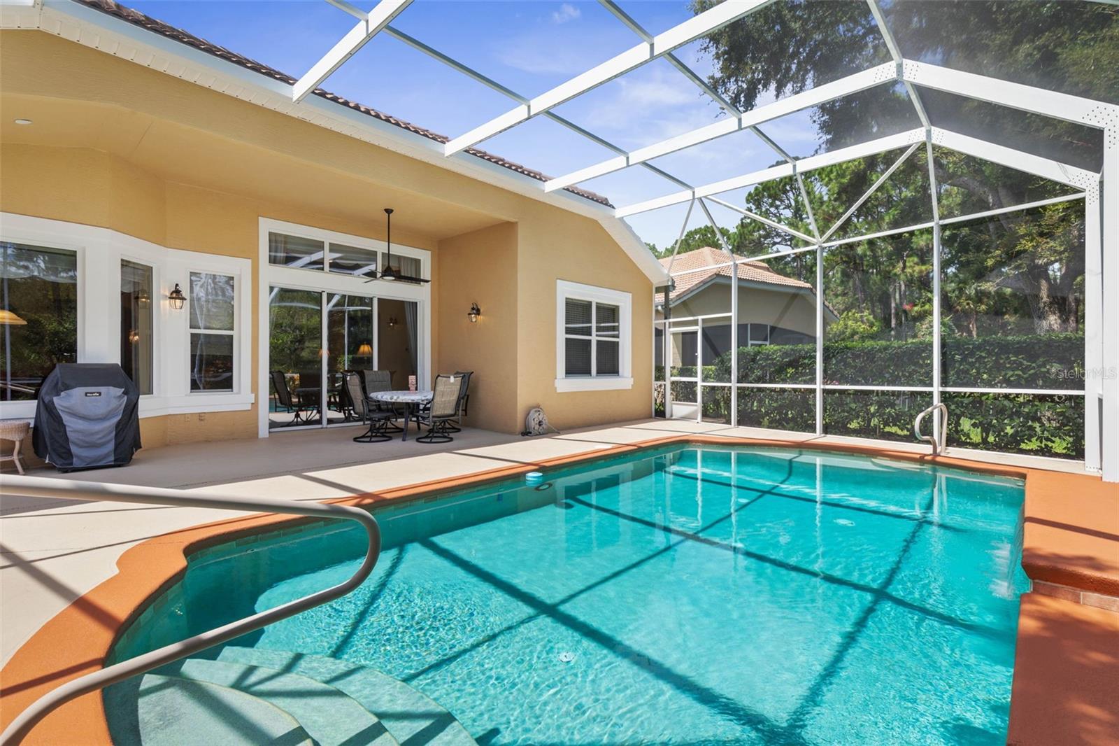 14 VILLAGE VIEW DR