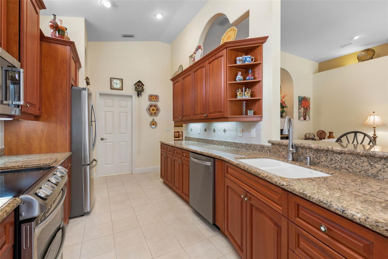 14 VILLAGE VIEW DR