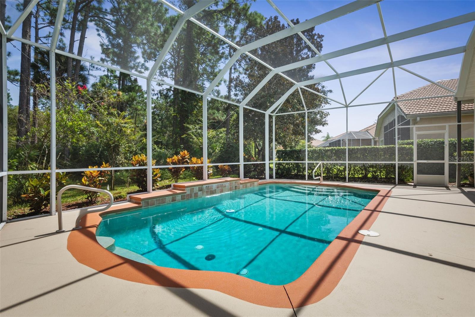 14 VILLAGE VIEW DR