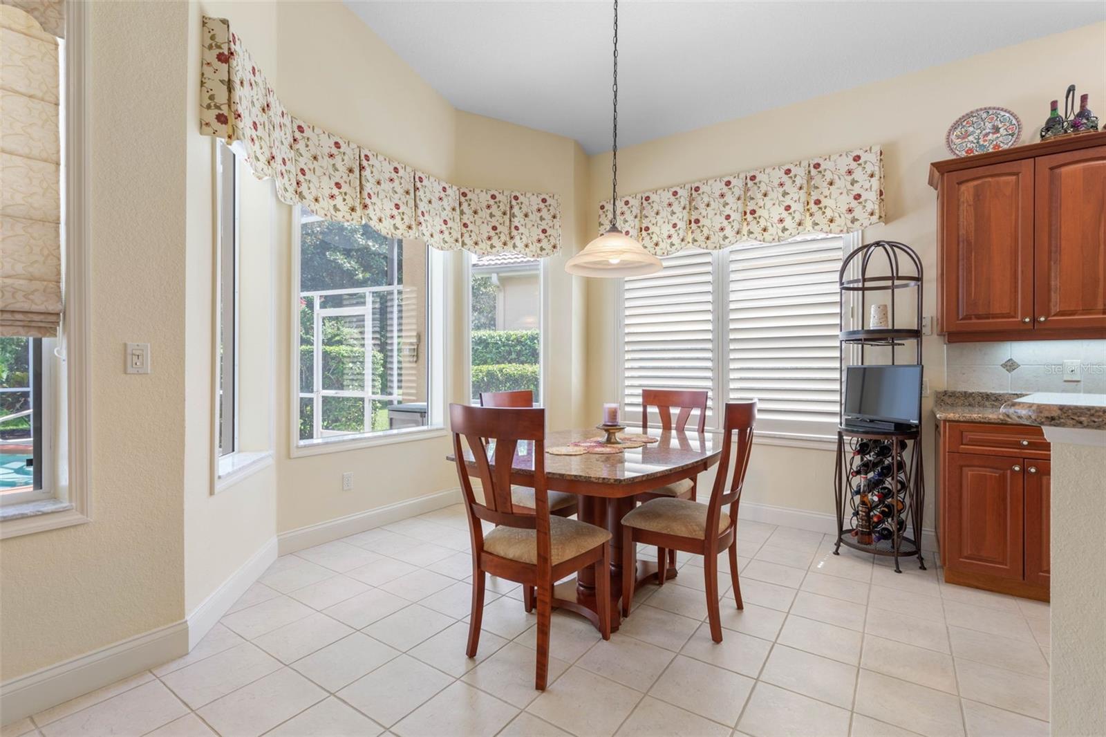 14 VILLAGE VIEW DR
