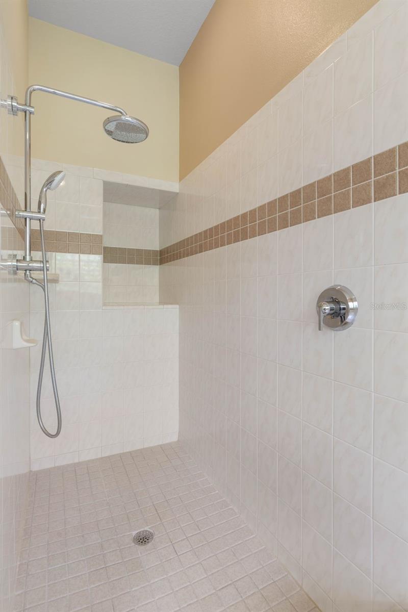 14 VILLAGE VIEW DR
