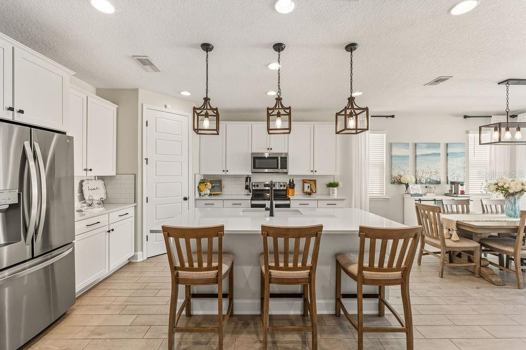 52 LOS LAGOS BLVD